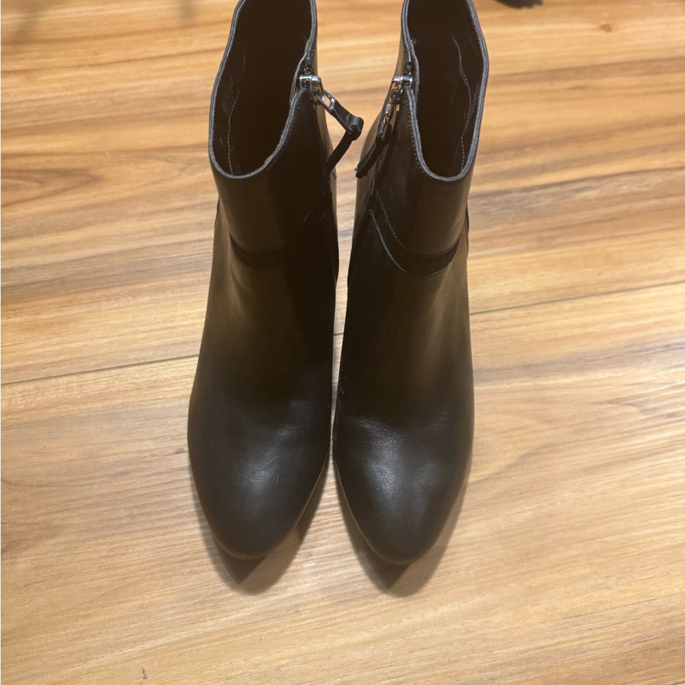Lauren Ralph Lauren Black Leather Ankle Booties with Side Zip - Picture 11 of 13